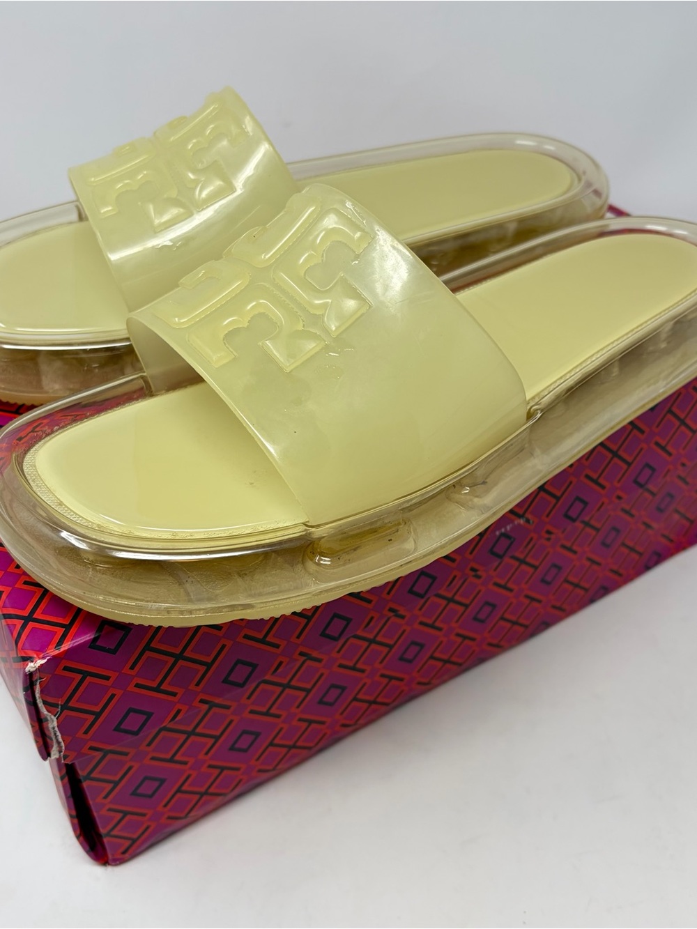 Tory Burch Bubble Jelly Slides Ivory Vanilla yellow Logo Sandals Size 9 - Picture 3 of 9